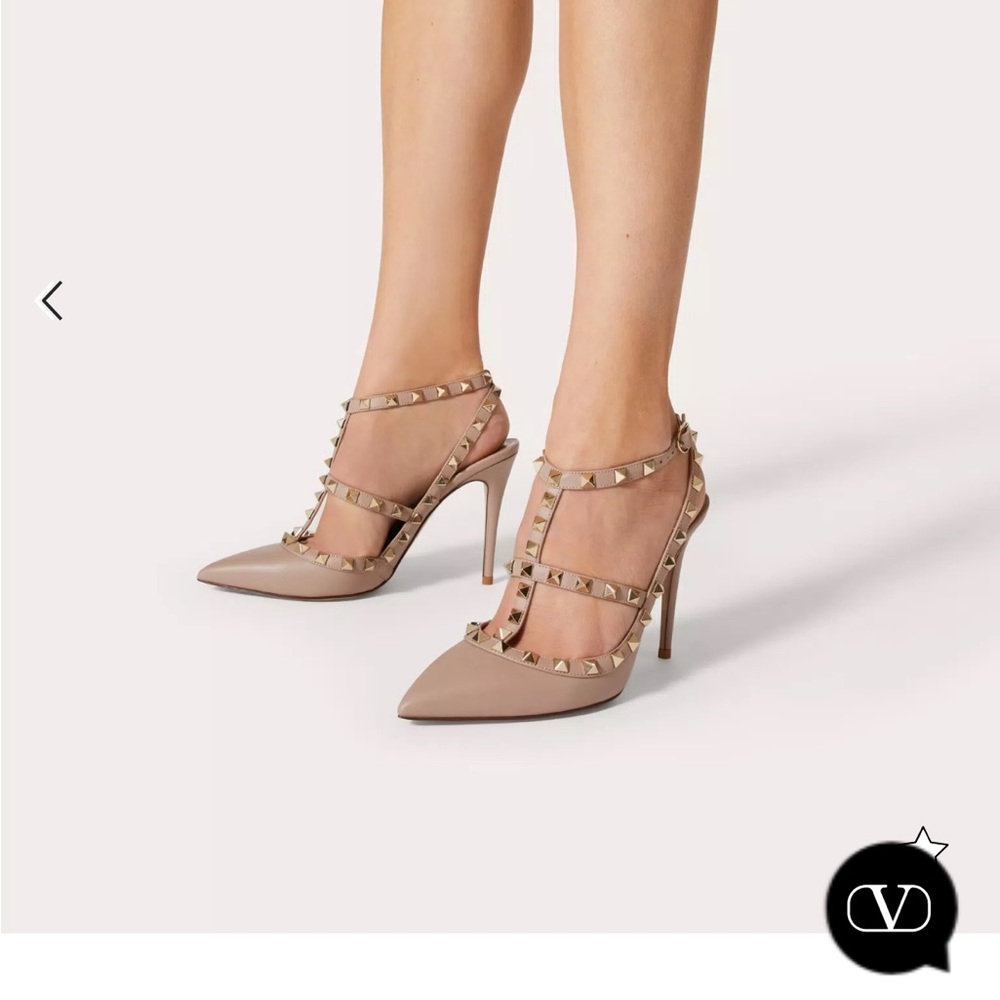 NWOT Valentino ROCK-STUD PUMPS